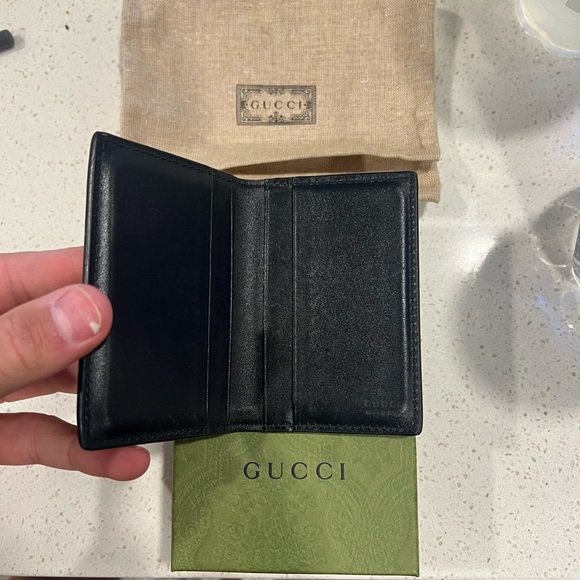 Gucci black card wallet, very slim, and durable. Condition: Like new - Picture 2 of 4